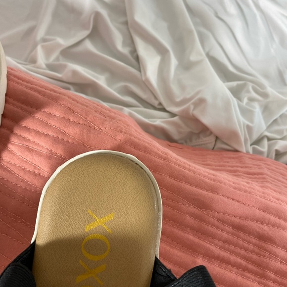 Kenzie Woman’s Platform Sandal, black, size 7.5 - Picture 9 of 9